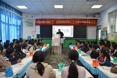 龍藏文化交流活動 巧手傳情裁團結(jié)景 妙筆生花繪生態(tài)圖